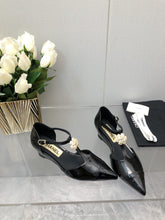 CAMELLIA CAP JANE SANDALS IN BLACK LAMBSKIN